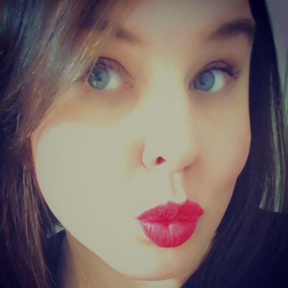 Meet your Posher, Kay - Picture 1 of 1